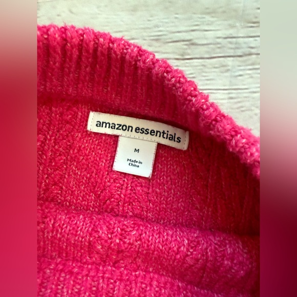 Amazon Essentials Sweater‎ - Picture 2 of 5